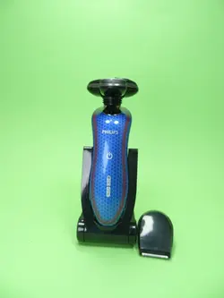 ریش تراش سه تیغ فیلیپس philips مدل HQ1395