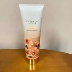 لوسیون ویکتوریا سکرت هات فلورالز Hot Florals