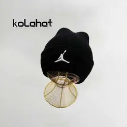 کلاه مشکی بافت مردانه گلدوزی جردن (KLT-T2658) – کلاهت