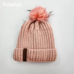 کلاه بافت رنگی پوم دار مارک چرمی (KLT-T3322) – کلاهت