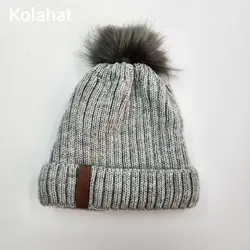 کلاه بافت رنگی پوم دار مارک چرمی (KLT-T3322) – کلاهت
