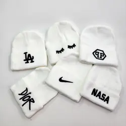 کلاه زمستانی سفید گلدوزی میکس