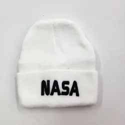 کلاه زمستانی سفید گلدوزی میکس