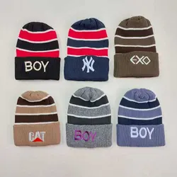 کلاه بافت پسرانه گلدوزی راه راه (KLT-T1727) &ndash; کلاهت