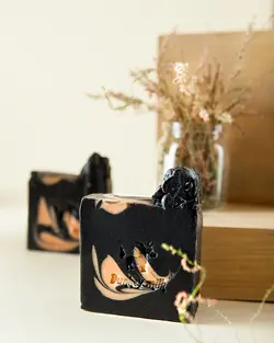 صابون زغال فعال شیر الاغ