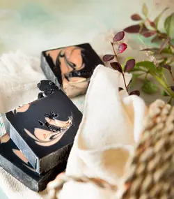 صابون زغال فعال شیر الاغ