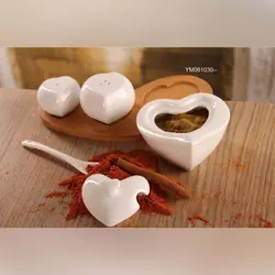 ست نمکپاش و فلفل پاش و ادویه سرامیکی پایه چوبی YM061030