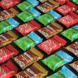 گز لقمه عسلی و ترنجبينی 28% مغز گردو زنجبیل آرباکو (جعبه کلاسیک طرح گلد)