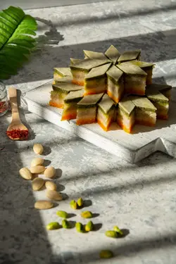 باقلوا لوزی