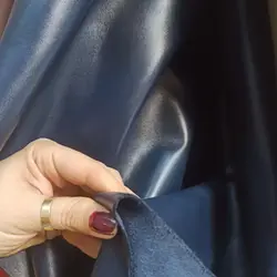 چرم گاوی سرمه‌ای ساده - چرمآویز