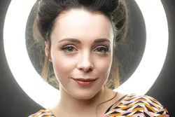 رینگ لایت ZB-R18