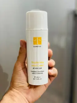 ماسک کرمی ضد لک صورت اف کازمتیک