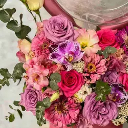 باکس گل و بادکنک توران - سفارش آنلاین باکس گل شیک برای تولد
