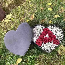 باکس گل حروف‌ قلب - جعبه گل حرف A با رز هلندی و عروس