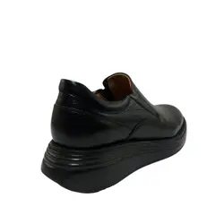 کفش اسپرت چرم طبیعی، رنگ مشکی، نوع چرم رویه فلوتر طبیعی گاوی کد مدل ۵۰۲ ساده