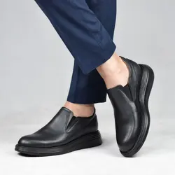 کفش اسپرت چرم طبیعی، رنگ مشکی، نوع چرم رویه ناپا طبیعی گاوی کد مدل ۵۰۲ ساده