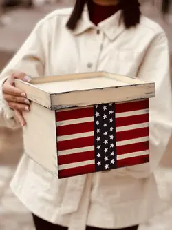 باکس چوبی مربع طرحدار