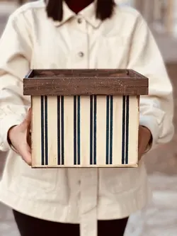 جعبه چوبی مربع