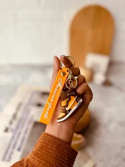 جاسوییچی کتونی ساقدار طرح LV