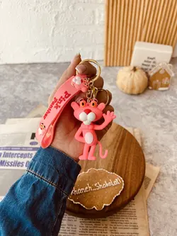 جاسوییچی پلنگ صورتی