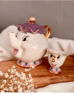 قوری و فنجون دیو و دلبر