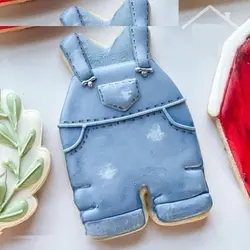 کاتر شیرینی لباس