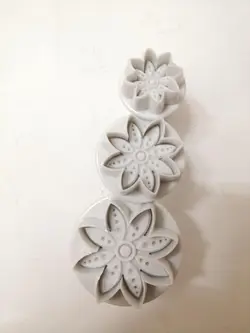 کاتر فشاری گل طرحدار