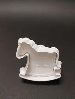 کاتر فشاری کودک و شیشه شیر و اسب