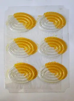 طلق شکلات بیضی