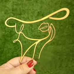 تاپر چهره زن کلاه دار