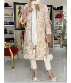 مانتو ژاکارد کرم طرحدار ترک