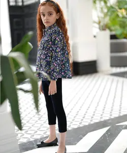 شومیز مخمل کبریتی سرمه‌ای گلدار