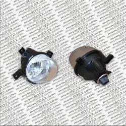 چراغ رانندگی در روز راست (مه شکن جلو)