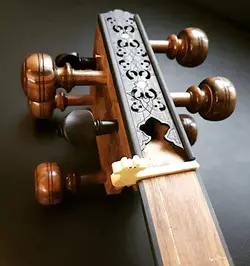 گوشی مکانیکی تار و کمانچه آذری شامل ۱ گوشی