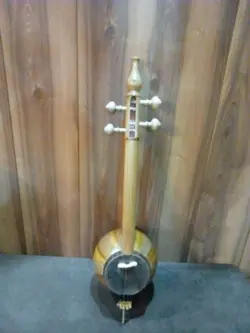 ساز کمانچه چنگی سامر حبیبی با جعبه
