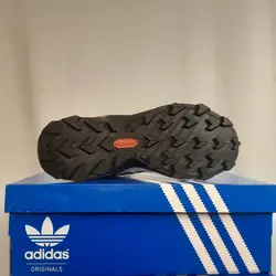 کفش طبیعت گردی آدیداس Black/White