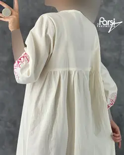 پیراهن نیلوفر