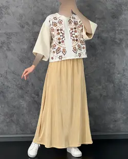 شومیز و دامن پلیسه