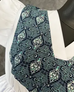 پیراهن سنتی منگوله‌ای