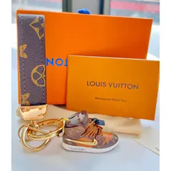 پک جاسوییچی طرح کفش LV