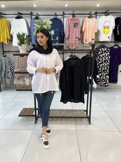 شومیز سفید و مشکی بغل چاک دار    (۱۳۸۴)
