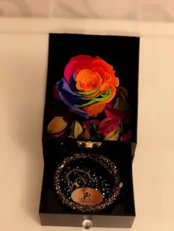 باکس رز جاودان مشکی | گل رز قرمز هلندی | 3 شاخه