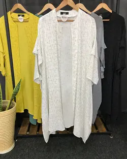 مانتو ابروبادی طرح دار کد : ۴۶۷۳ - فروشگاه اینترنتی رزا بوتیک