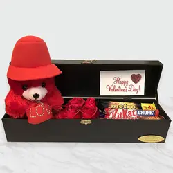 پکیج ولنتاین گل، شکلات و عروسک
