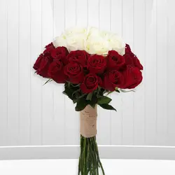 دسته گل رز قرمز و سفید ساقه بلند