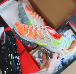 کفش پیاده روی زنانه نایکی مدل NIKE Vapormax Plus
