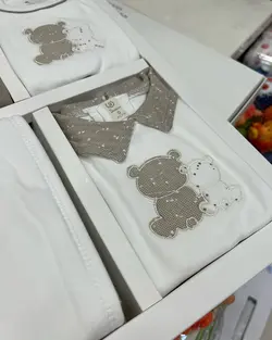 ست لباس نوزاد پسرانه 19 تکه دانالو طرح دو خرس Danaloo