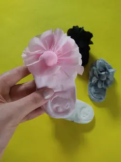 جوراب شکوفه دار برجسته مومو