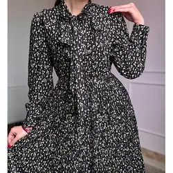 پیراهن گلگلی پلیسه