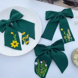 گیره فرانسوی گلدوزی کرپ سبز